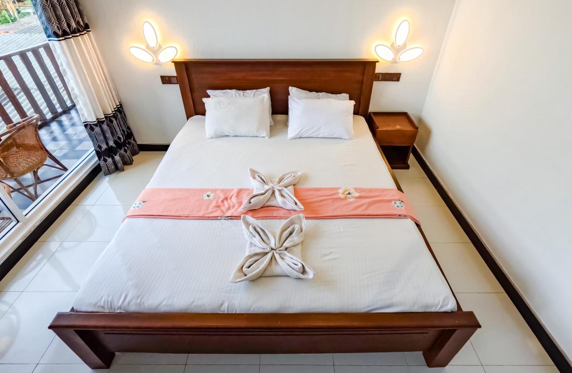 The Amora Arugam Bay Exterior photo