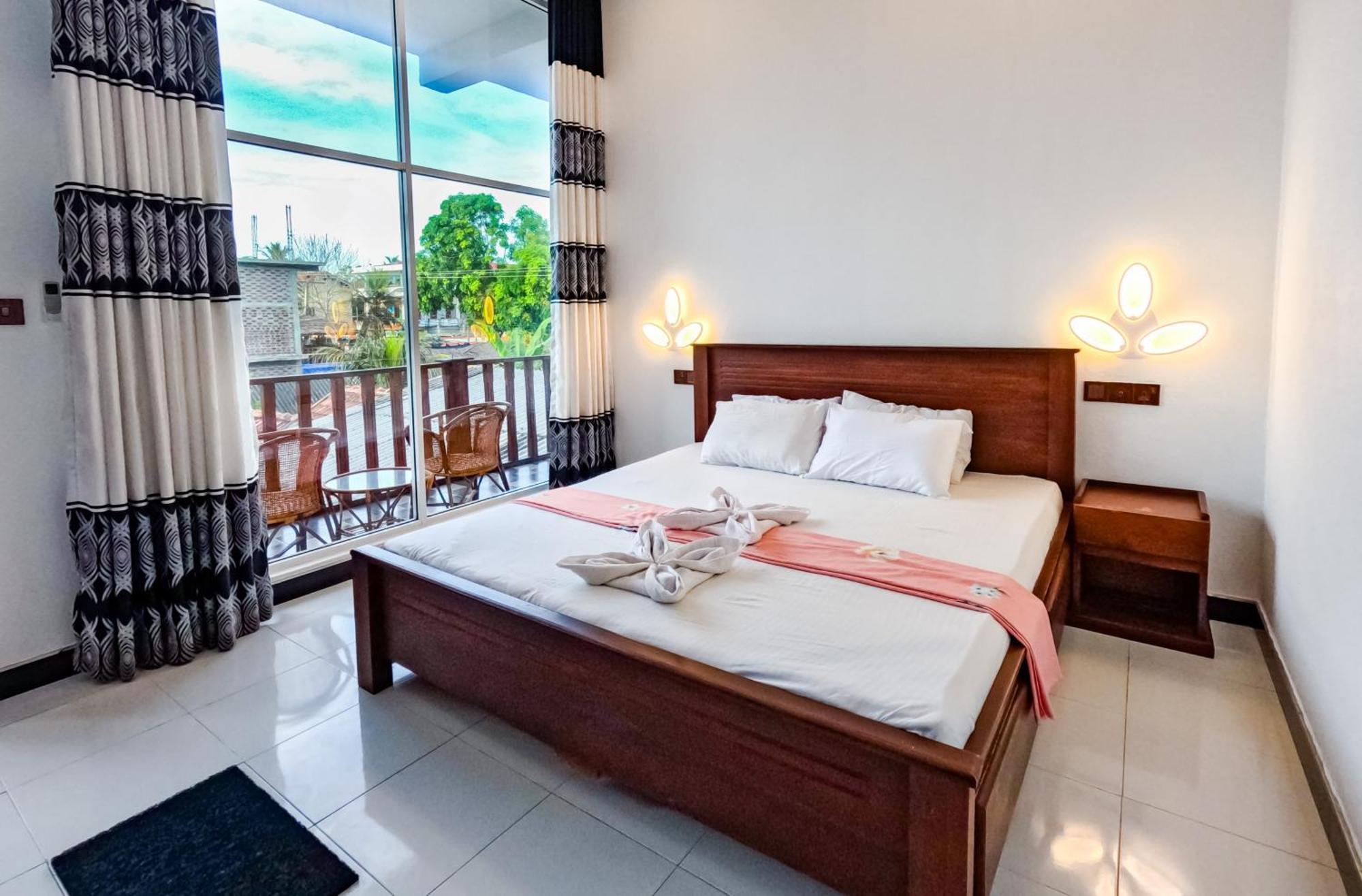 The Amora Arugam Bay Exterior photo