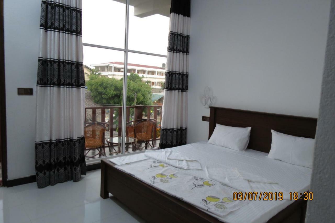 The Amora Arugam Bay Exterior photo